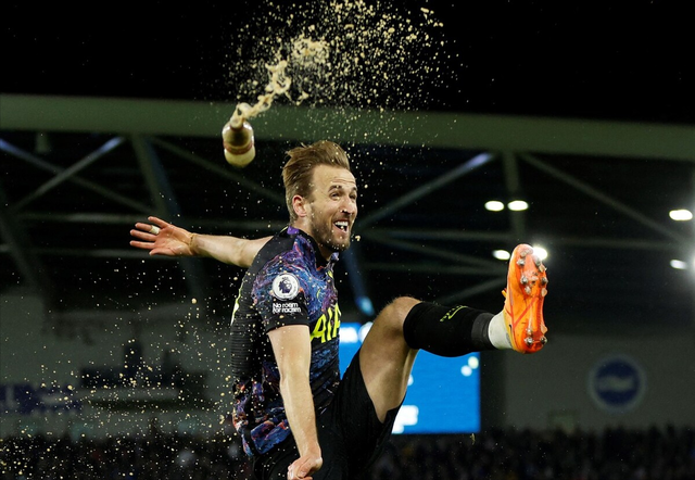 爱游戏官方链接-罗马训练开放日；赛后单刀错失引欢呼；英超在即；年轻球员得到机会的简单介绍